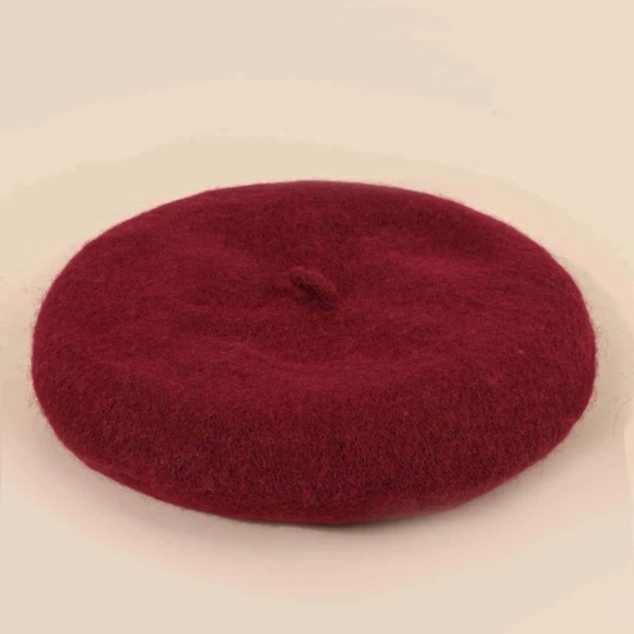 Simple solid beret - Picture 1 of 4